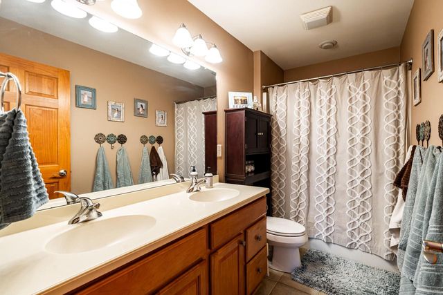 1288 Northview DRIVE, Oconomowoc, WI 53066