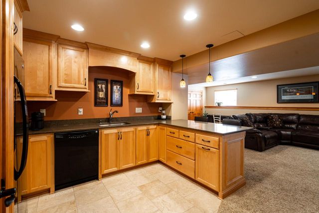 1288 Northview DRIVE, Oconomowoc, WI 53066