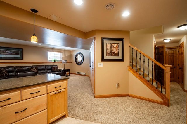 1288 Northview DRIVE, Oconomowoc, WI 53066