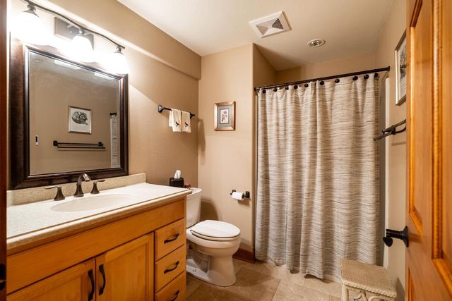 1288 Northview DRIVE, Oconomowoc, WI 53066