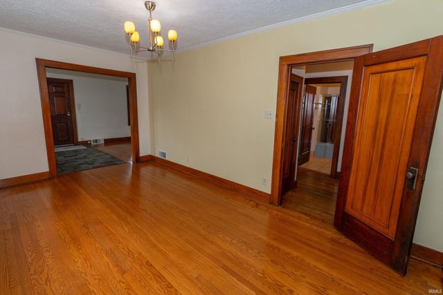 114 River Avenue, Mishawaka, IN 46544