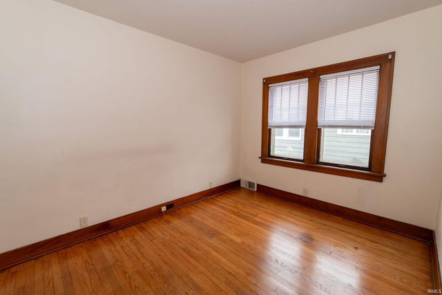 114 River Avenue, Mishawaka, IN 46544