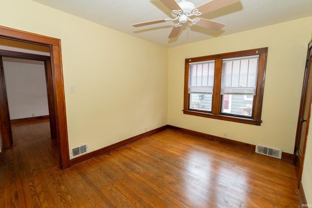 114 River Avenue, Mishawaka, IN 46544