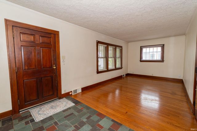 114 River Avenue, Mishawaka, IN 46544