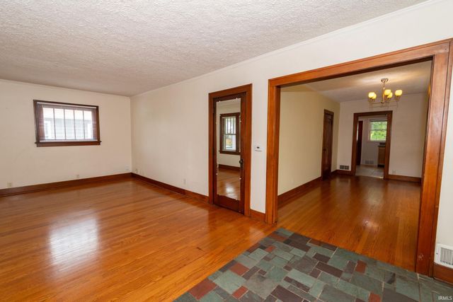 114 River Avenue, Mishawaka, IN 46544