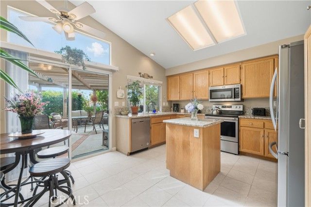 24165 Corte Valente, Murrieta, CA 92562