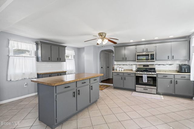 1321 Helderberg Avenue, Schenectady, NY 12306