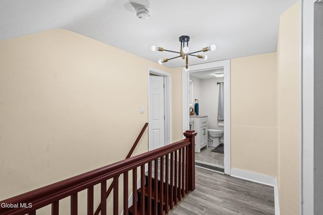 1321 Helderberg Avenue, Schenectady, NY 12306