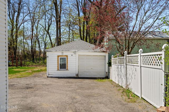1321 Helderberg Avenue, Schenectady, NY 12306