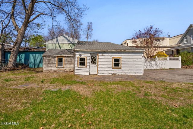 1321 Helderberg Avenue, Schenectady, NY 12306