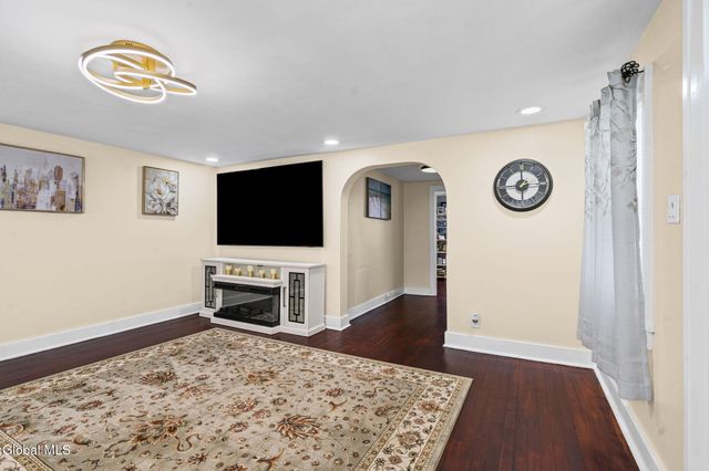 1321 Helderberg Avenue, Schenectady, NY 12306