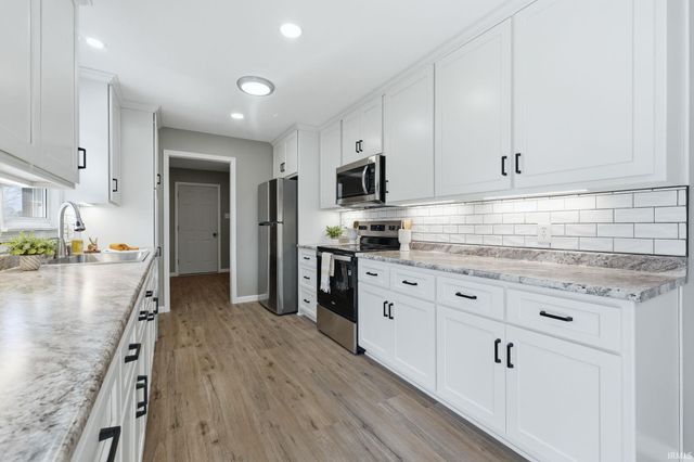 11264 E 550 S, Laotto, IN 46763