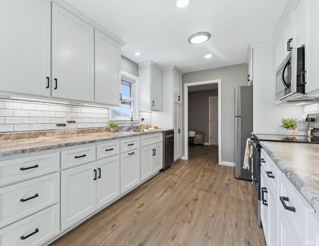 11264 E 550 S, Laotto, IN 46763