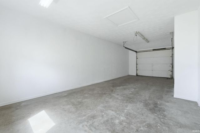 11264 E 550 S, Laotto, IN 46763