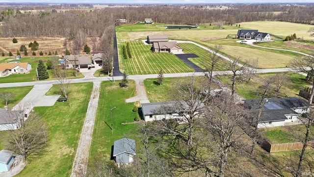 11264 E 550 S, Laotto, IN 46763