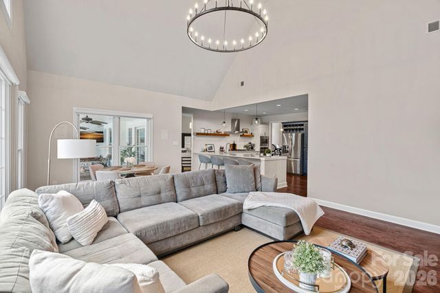 18806 Boundary Oaks Court, Davidson, NC 28036