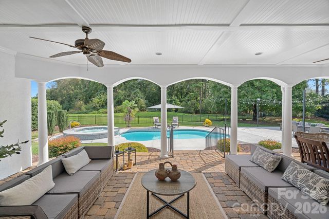 18806 Boundary Oaks Court, Davidson, NC 28036