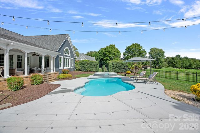 18806 Boundary Oaks Court, Davidson, NC 28036