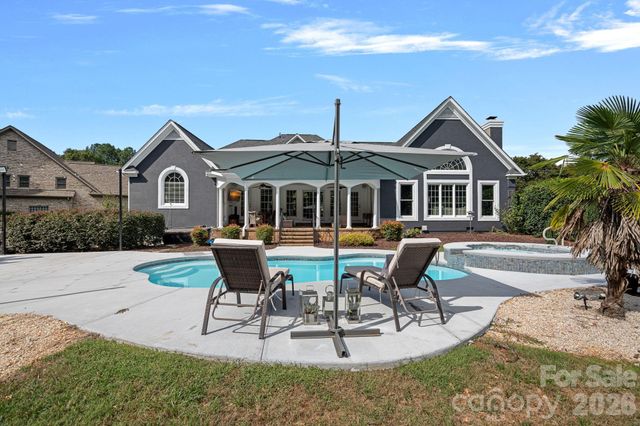 18806 Boundary Oaks Court, Davidson, NC 28036