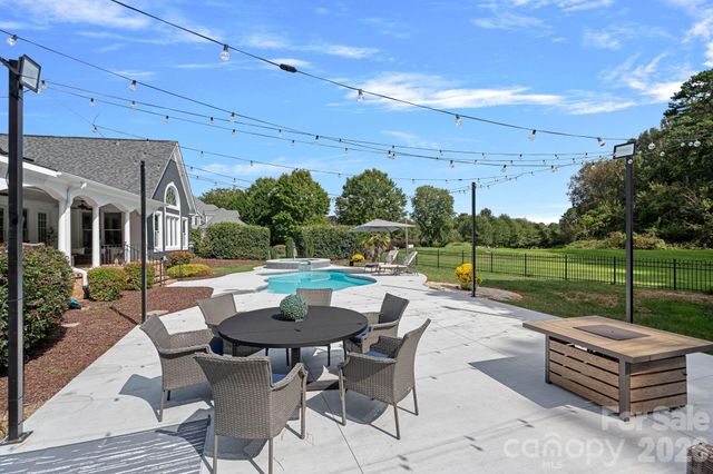 18806 Boundary Oaks Court, Davidson, NC 28036