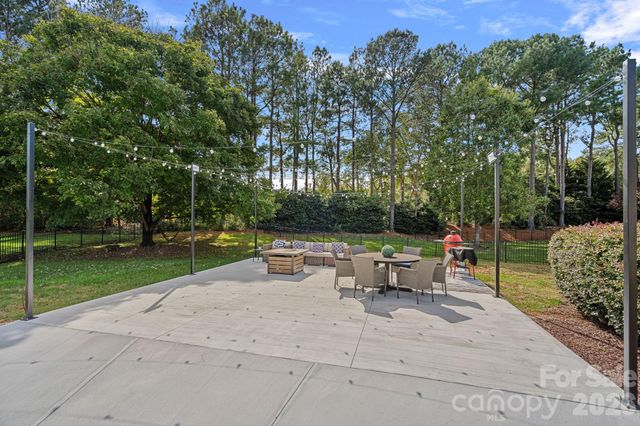 18806 Boundary Oaks Court, Davidson, NC 28036