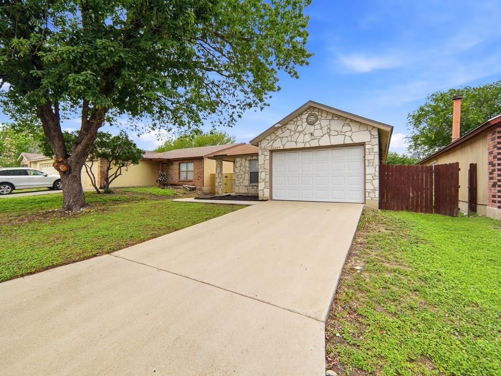 6827 Celes Meadow Dr, Converse, TX 78109