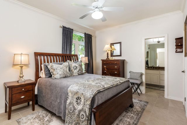 27 Stillmeadow DR, The Hills, TX 78738