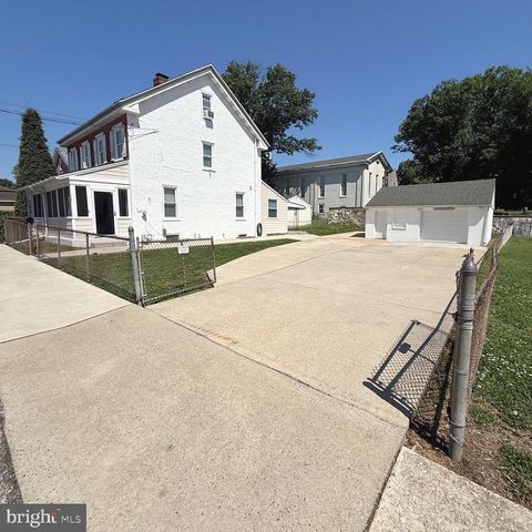 5 3RD ST, Brookhaven, PA 19015
