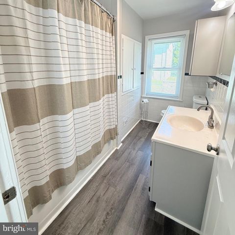 5 3RD ST, Brookhaven, PA 19015