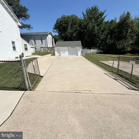 5 3RD ST, Brookhaven, PA 19015