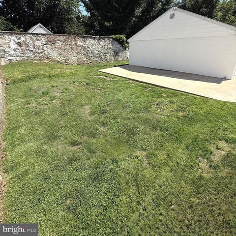 5 3RD ST, Brookhaven, PA 19015