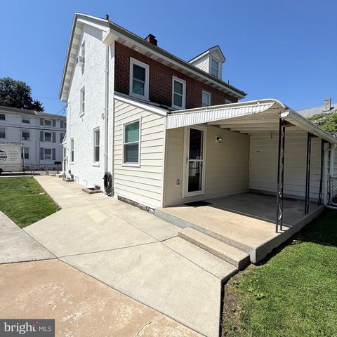 5 3RD ST, Brookhaven, PA 19015