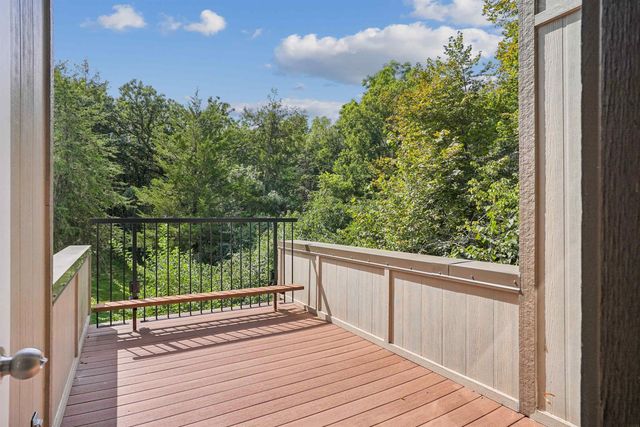 1706 Willow Bend Road, Cedar Falls, IA 50613