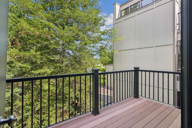1706 Willow Bend Road, Cedar Falls, IA 50613