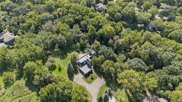 1706 Willow Bend Road, Cedar Falls, IA 50613