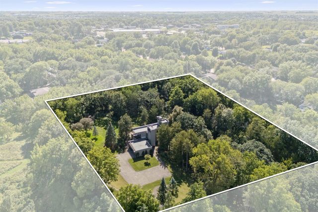 1706 Willow Bend Road, Cedar Falls, IA 50613