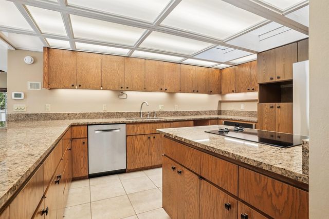 1706 Willow Bend Road, Cedar Falls, IA 50613