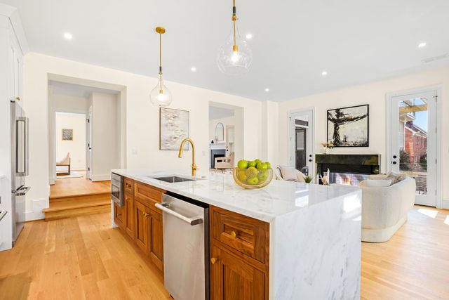 4317 WINDOM PL NW, Washington, DC 20016