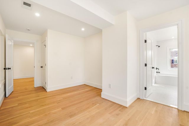 4317 WINDOM PL NW, Washington, DC 20016