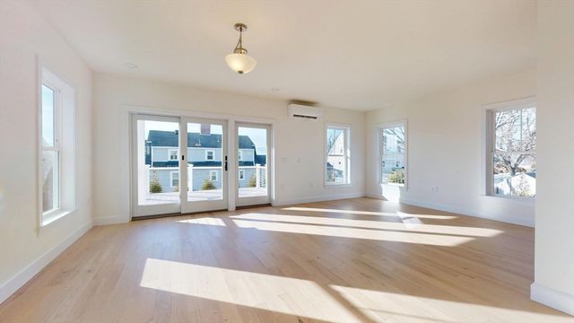 29 Parkers Neck Rd, Yarmouth, MA 02664