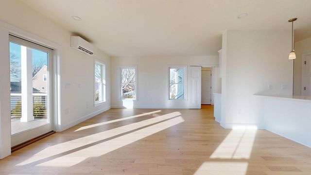 29 Parkers Neck Rd, Yarmouth, MA 02664