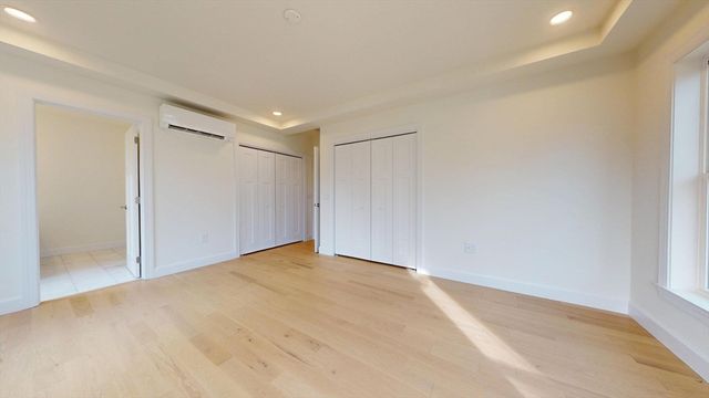 29 Parkers Neck Rd, Yarmouth, MA 02664