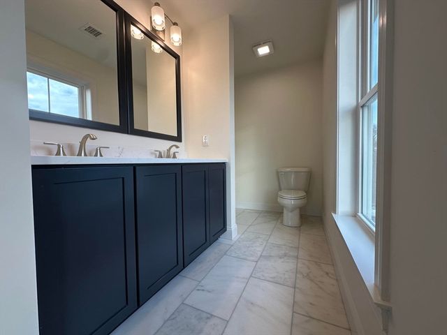 29 Parkers Neck Rd, Yarmouth, MA 02664