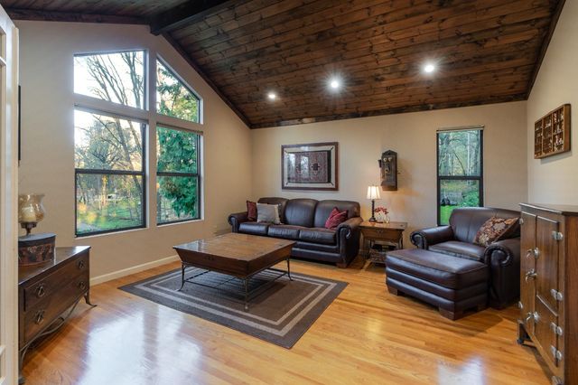 2055 Lost Spur Ln, Meadow Vista, CA 95722