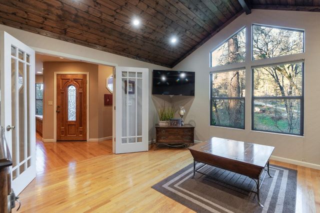 2055 Lost Spur Ln, Meadow Vista, CA 95722