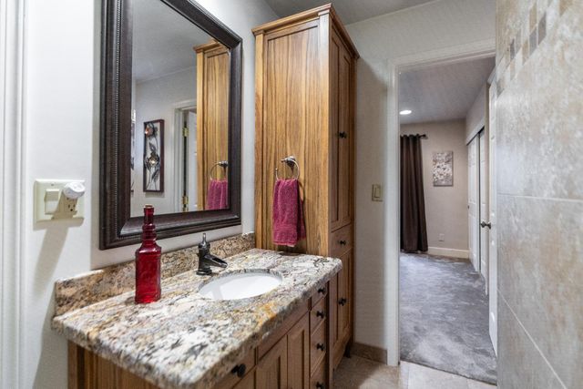 2055 Lost Spur Ln, Meadow Vista, CA 95722