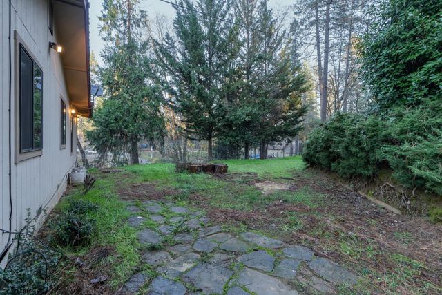 2055 Lost Spur Ln, Meadow Vista, CA 95722