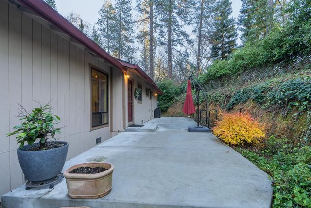 2055 Lost Spur Ln, Meadow Vista, CA 95722