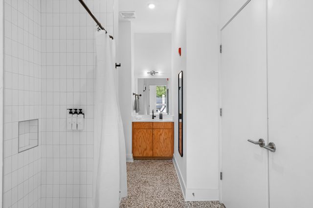 1310 Lischey Ave Apt 203, Nashville, TN 37207