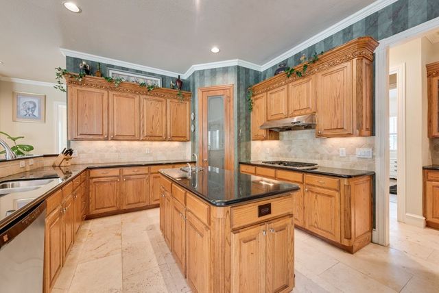 1917 Queensbridge Court, Keller, TX 76262